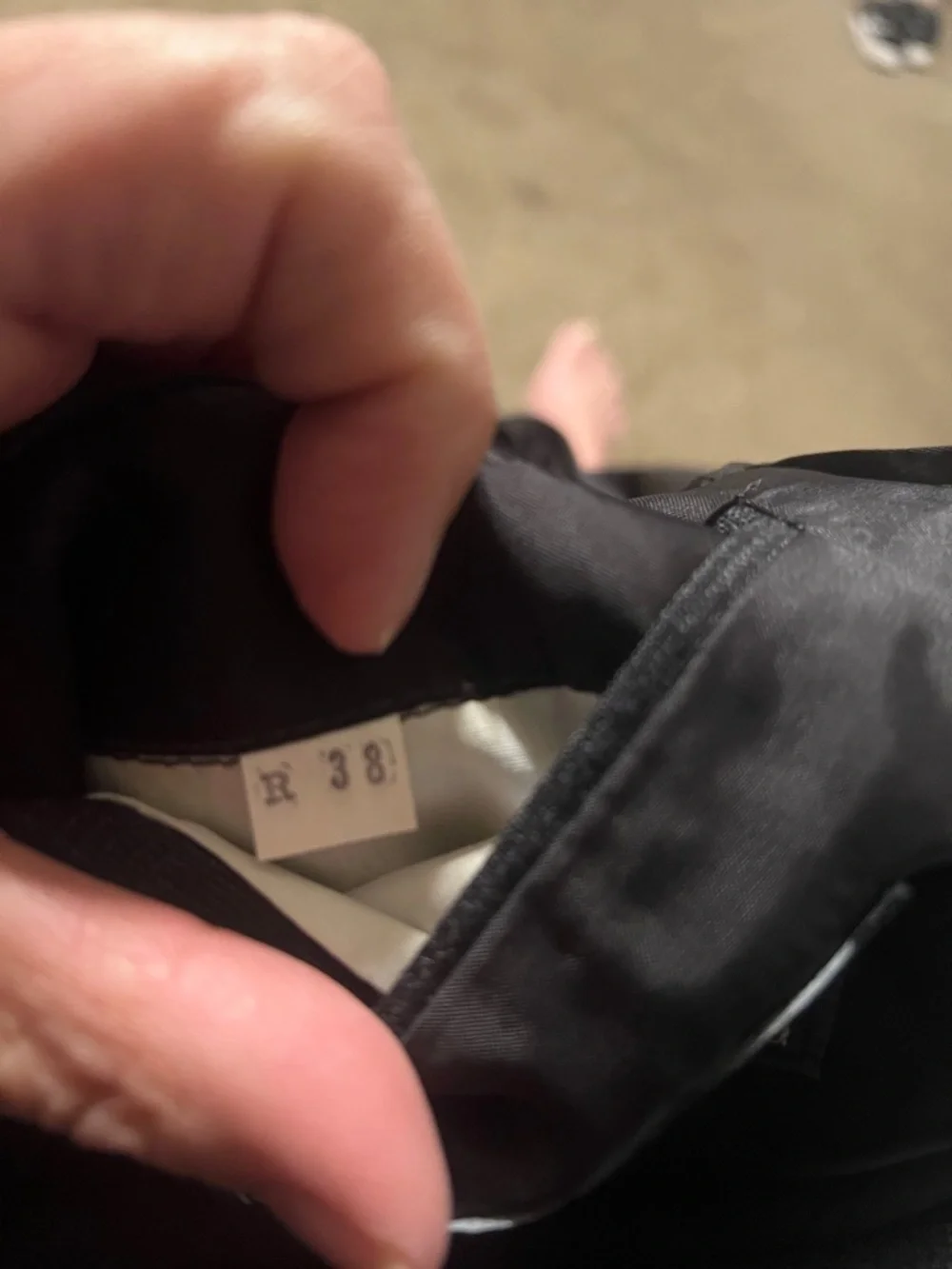 Jones New York dark gray single breasted suit. 100% wool gabardine.